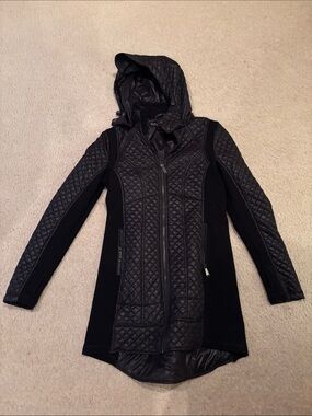 BCBG Quilted Hooded Black Women's Jacket, Size medium (runs small)